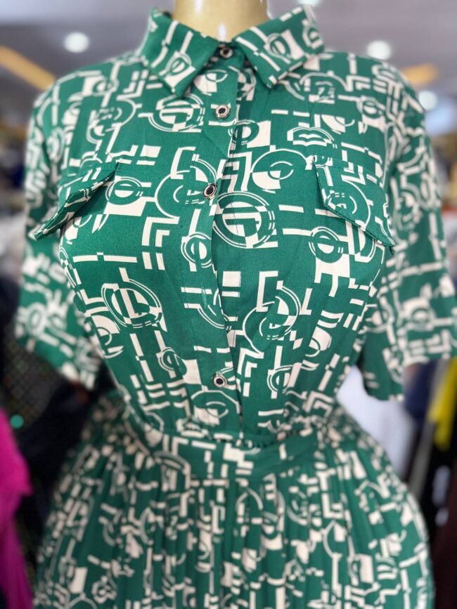 Short plitted pocket dress - Image 3