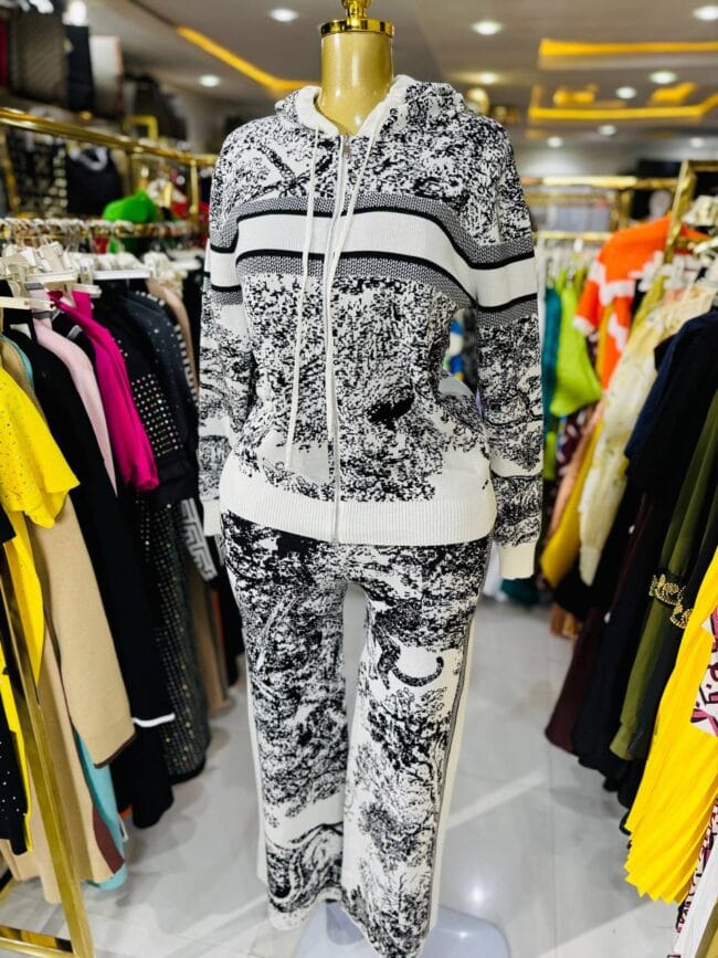 Hoodie Monochrome Tracksuit - Image 3